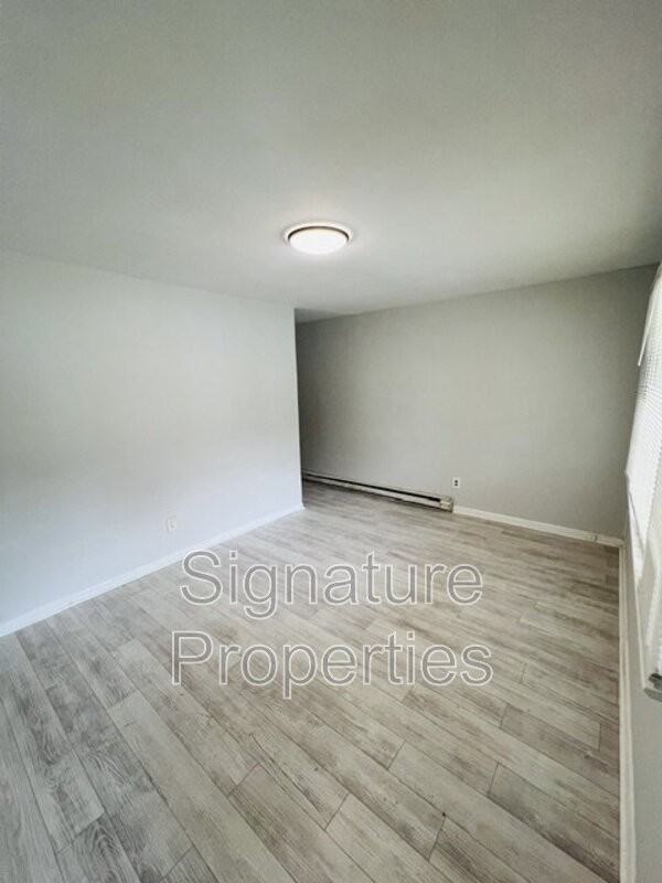 1221 Montgomery Ave - Photo 2 of 16