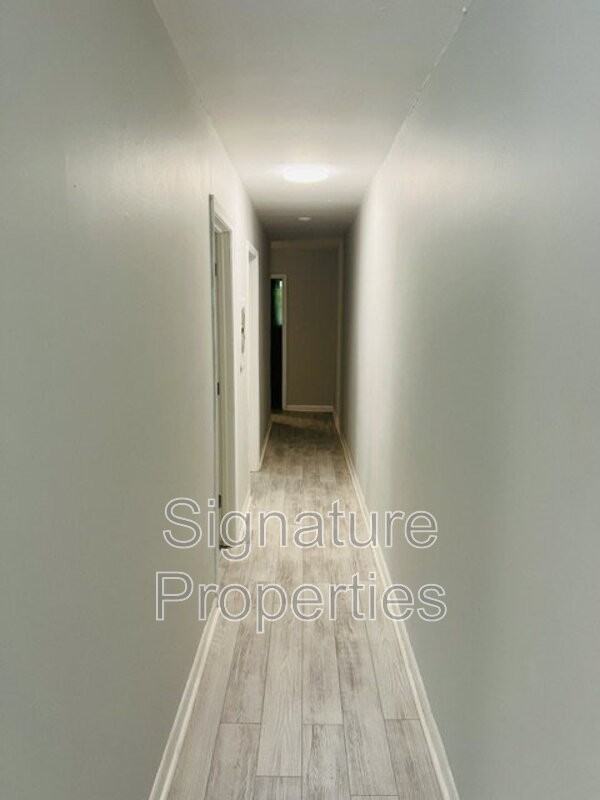 1221 Montgomery Ave - Photo 5 of 16