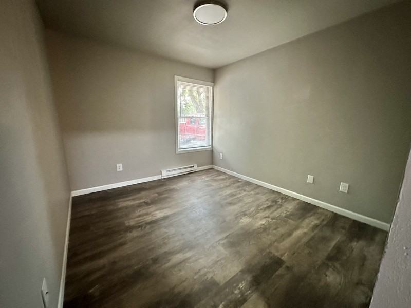 825 Wisconsin St - Photo 6 of 13