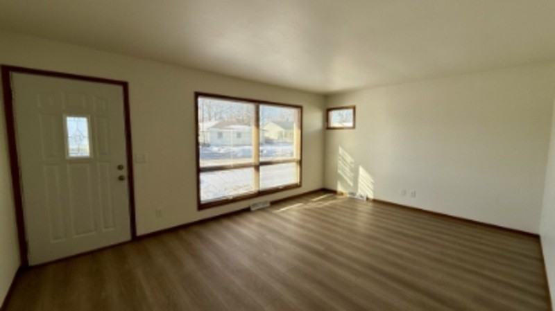 2015 Parkside Dr - Photo 4 of 24