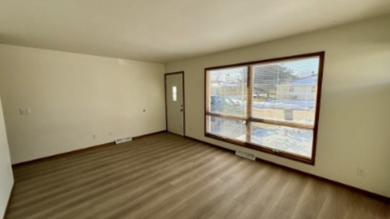 2015 Parkside Dr - Photo 5 of 24