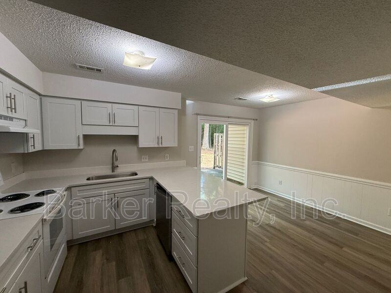 101 Greengate Ct - Photo 5 of 10