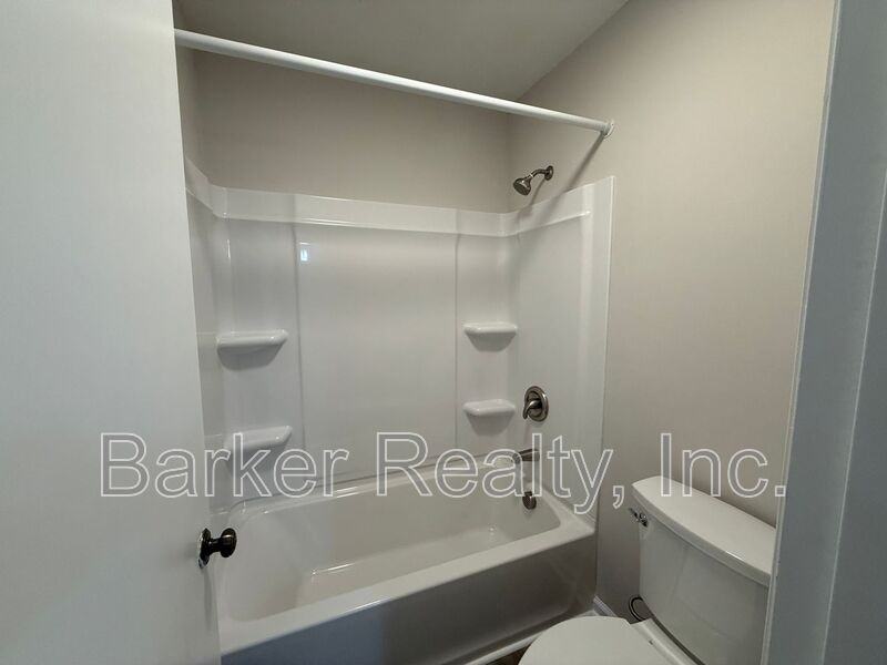 101 Greengate Ct - Photo 7 of 10