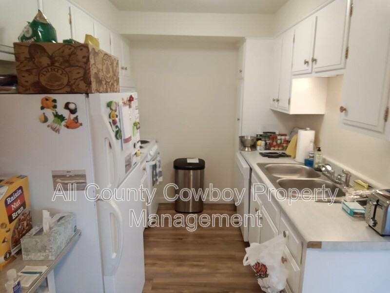 1516 E Grand Ave #101 - Photo 3 of 11