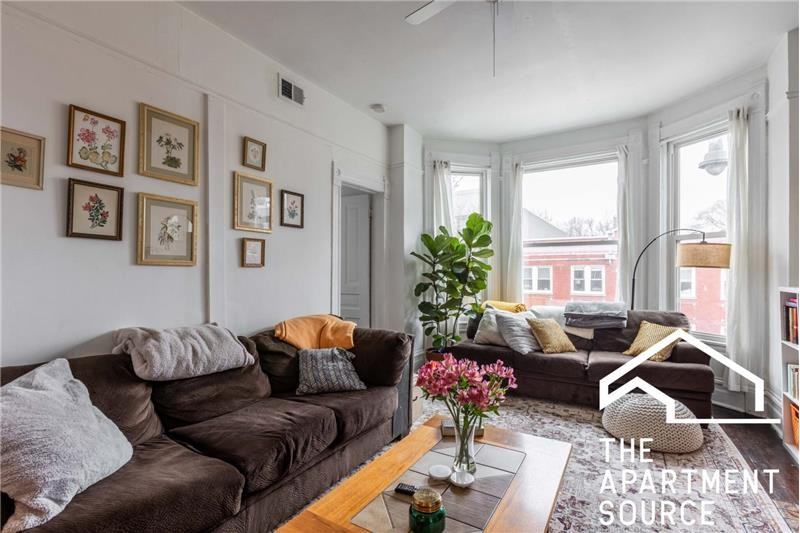 2465 N Lincoln Ave #2 - Photo 3 of 22