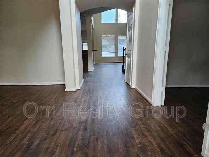 5307 Dandelion Meadow Ln - Photo 3 of 32