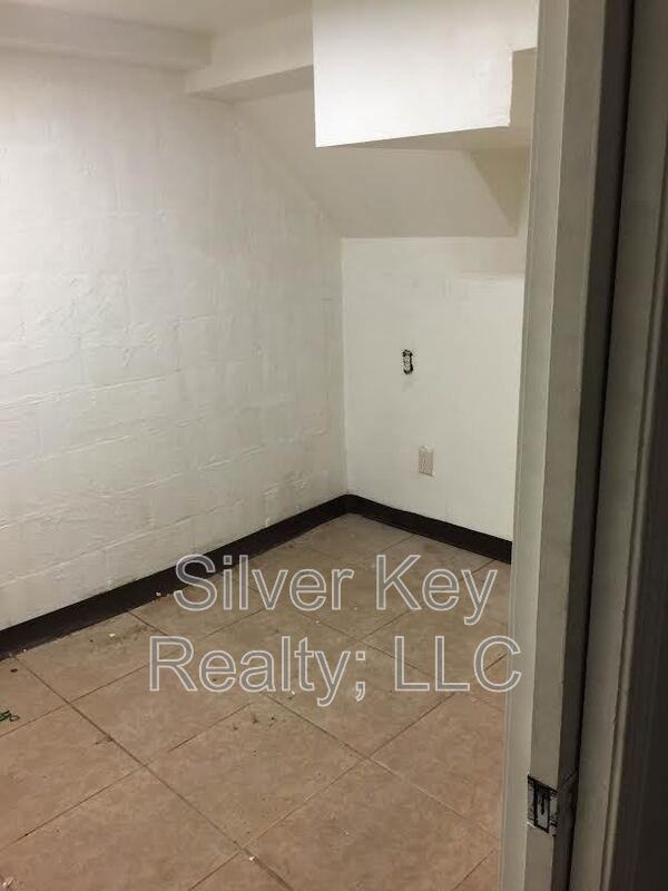 107 Forrest Ave #5 - Photo 3 of 5