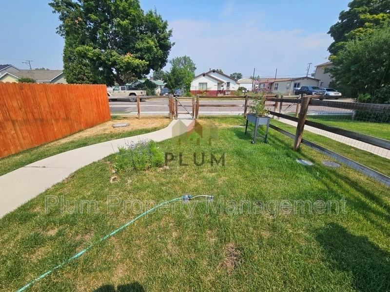 2117 Kensington Ave - Photo 2 of 2