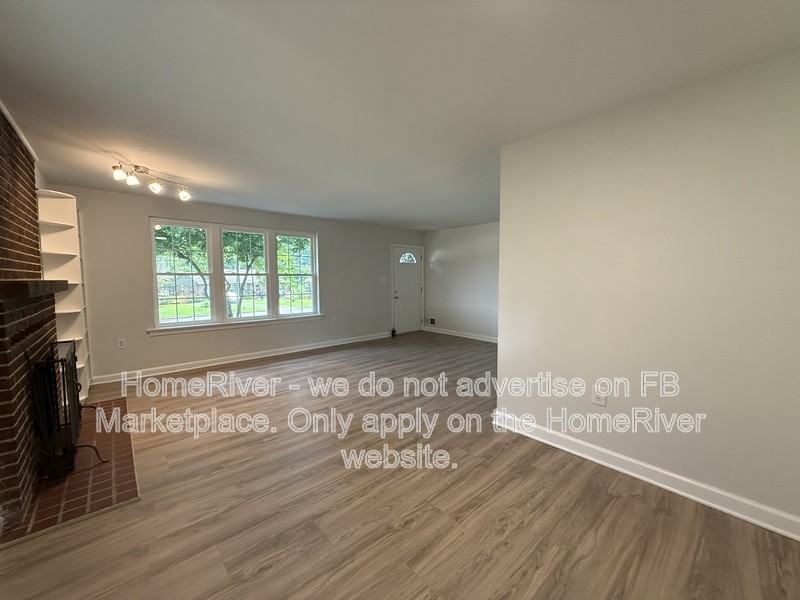 3611 Embassy Ln - Photo 4 of 15