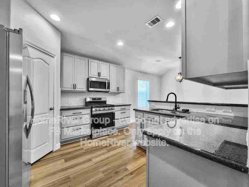 922 Fife Dr - Photo 3 of 22