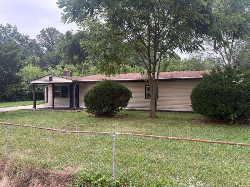 3368 Clover Dr - Photo 4 of 19