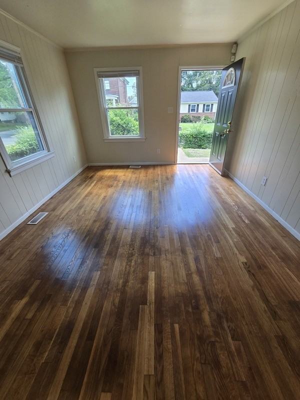1210 Carlisle Ave - Photo 3 of 17