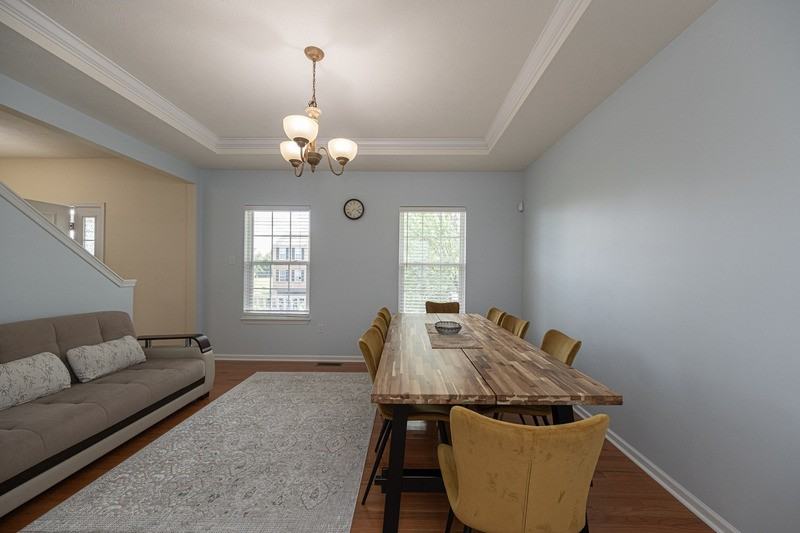 1909 Colonial Dr - Photo 4 of 35