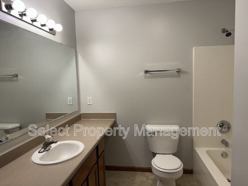 829 Willen Ln - Photo 6 of 18