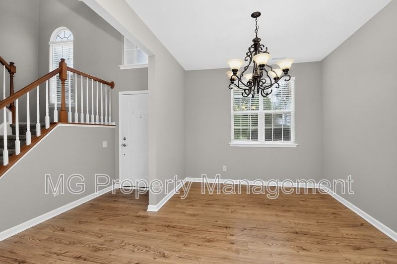 16223 Circlegreen Dr - Photo 2 of 20