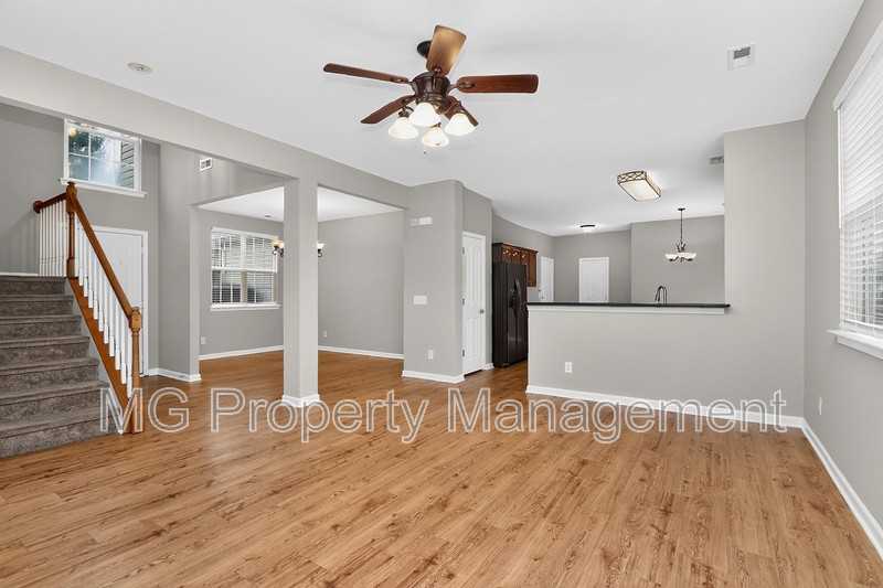 16223 Circlegreen Dr - Photo 4 of 20