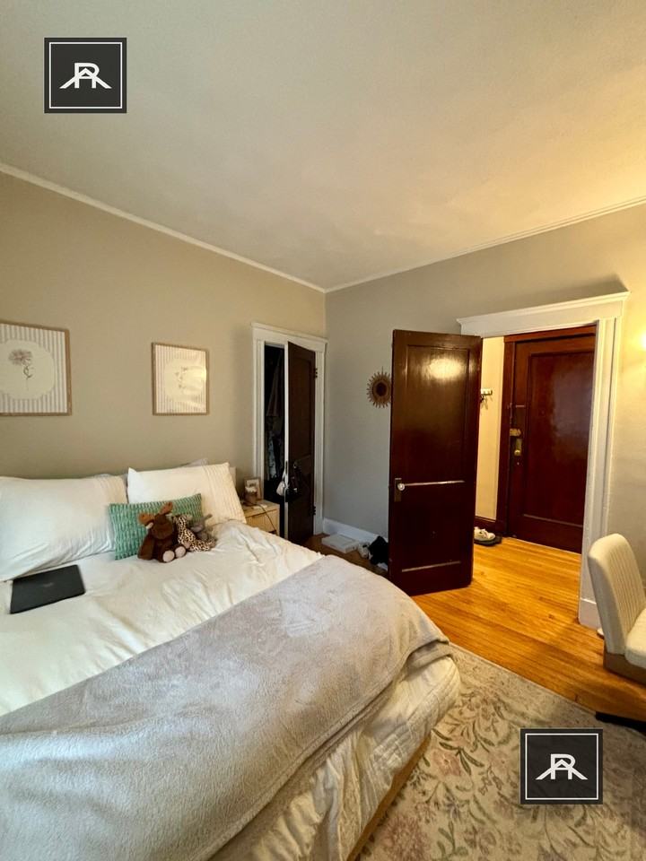 172 Winthrop Rd #2 - Photo 5 of 7