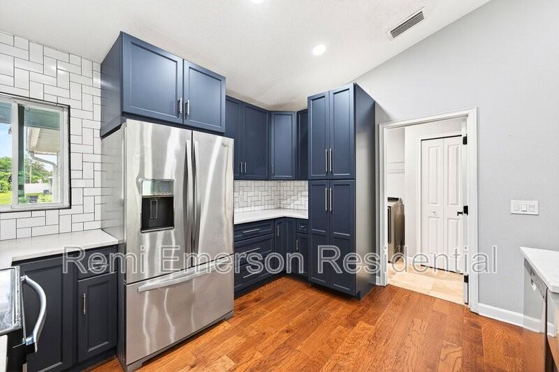 116 W 5th St - Photo 7 of 34