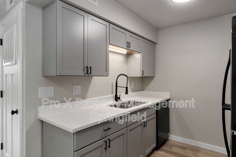 2213 E Macs Ct #4 - Photo 6 of 16