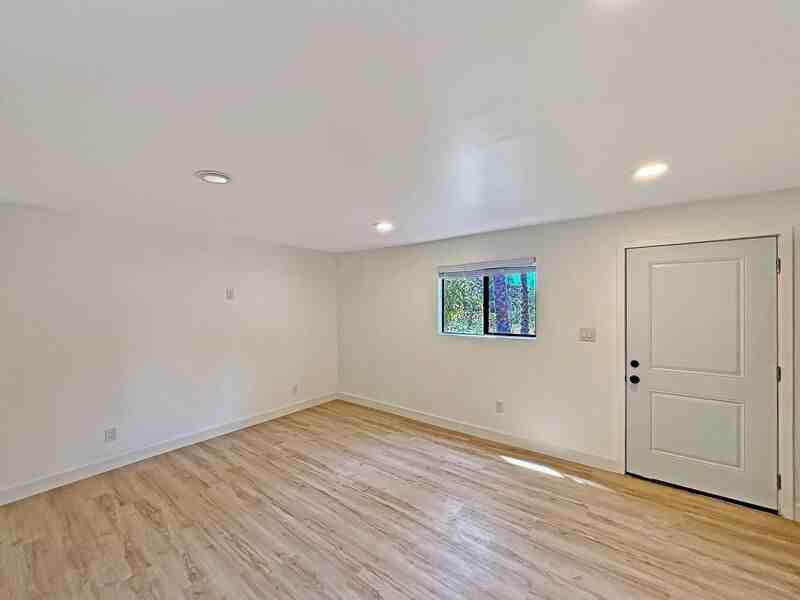 3091 Boundary St - Photo 3 of 13