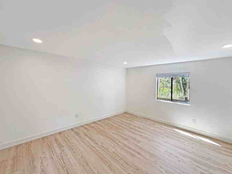 3091 Boundary St - Photo 6 of 13