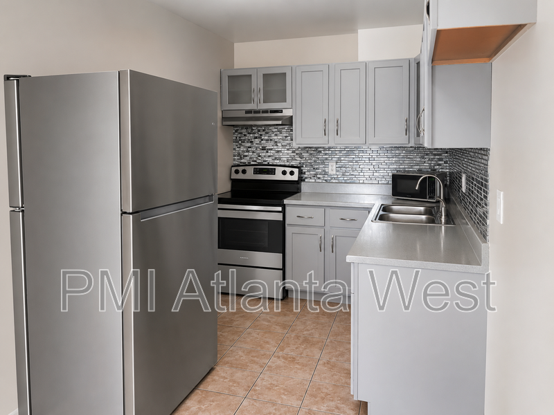139 Lawton St Sw - Photo 4 of 17