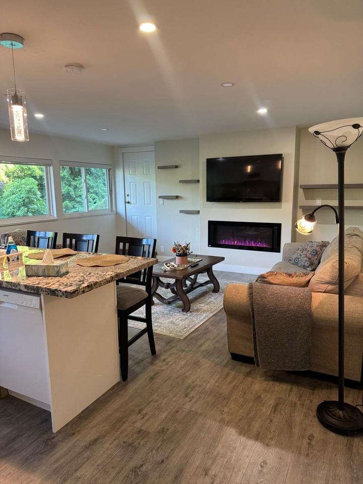 815 Elveden Row - Photo 5 of 6