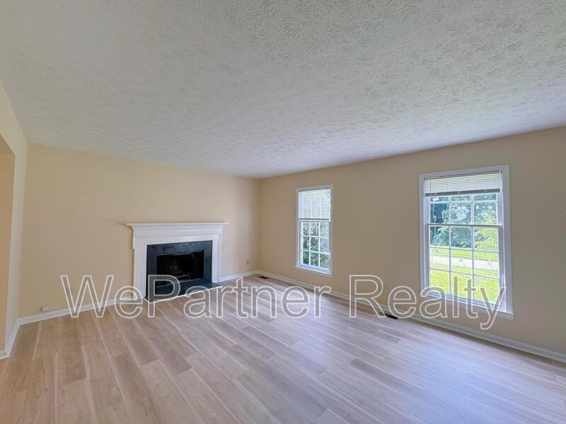 5332 Winslow Xing - Photo 3 of 28