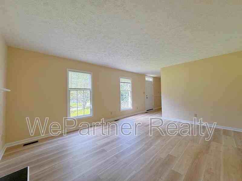 5332 Winslow Xing - Photo 5 of 28