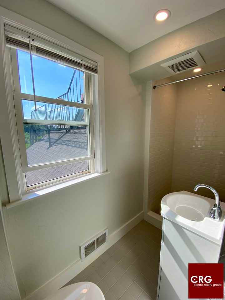 975 Chestnut St #2 - Photo 5 of 7