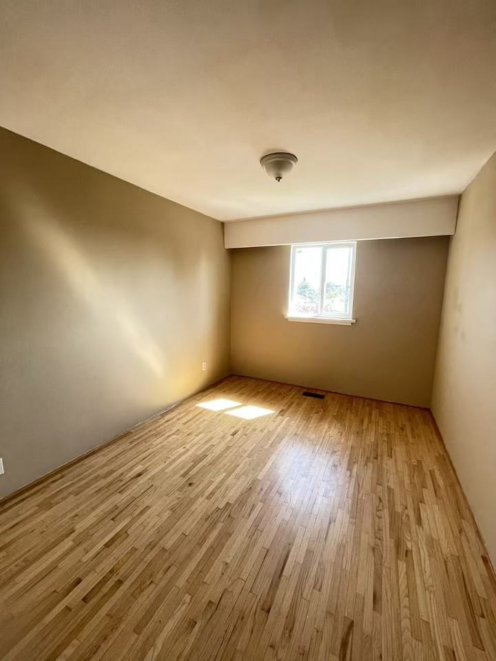 100 Sea Avenue - Photo 7 of 19