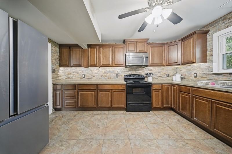625 S Military Hwy - Photo 2 of 25