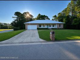 featured image of 560 Royal Oak Dr