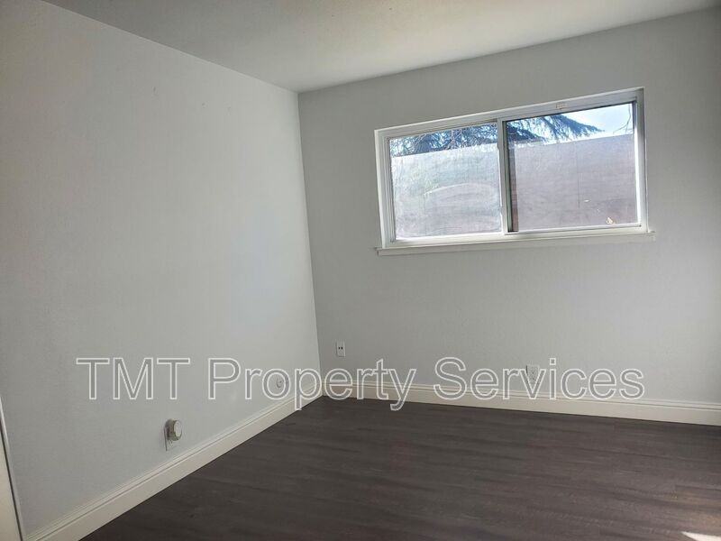 9002 Salmon Falls Dr - Photo 3 of 16