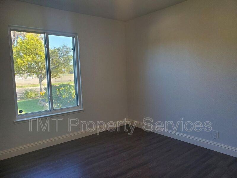 9002 Salmon Falls Dr - Photo 5 of 16