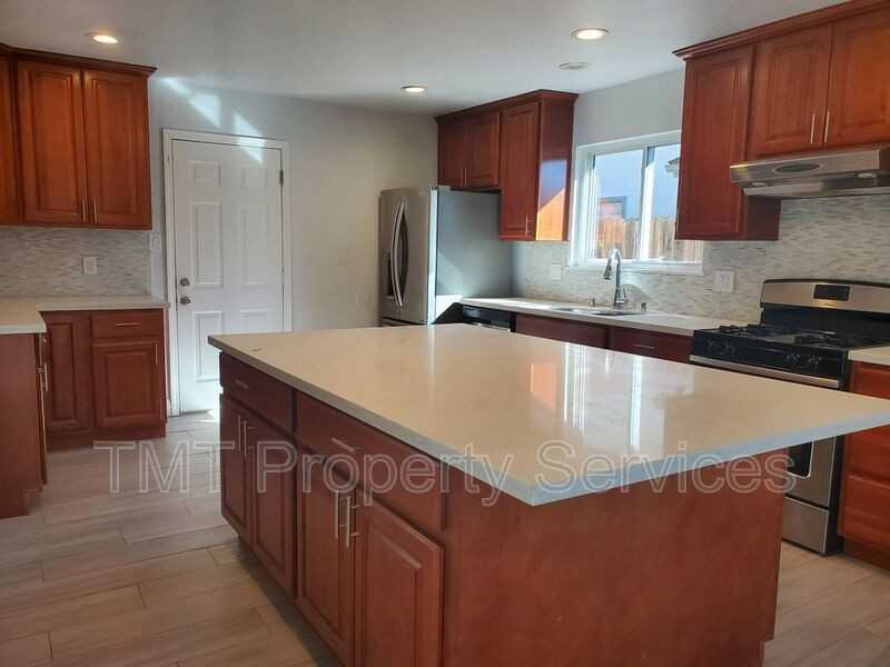 9002 Salmon Falls Dr - Photo 3 of 13