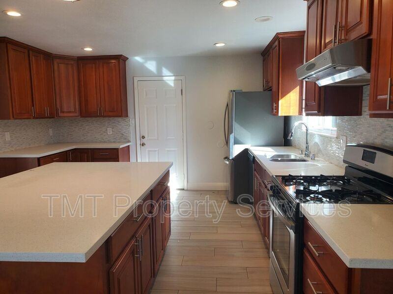 9002 Salmon Falls Dr - Photo 4 of 13