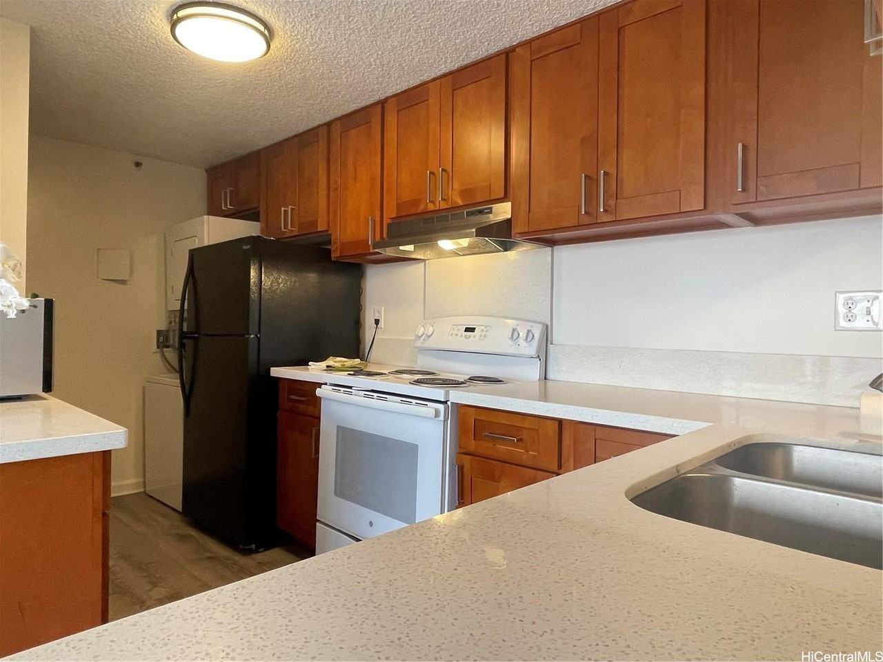 2724 Kahoaloha Ln #1801 - Photo 3 of 14