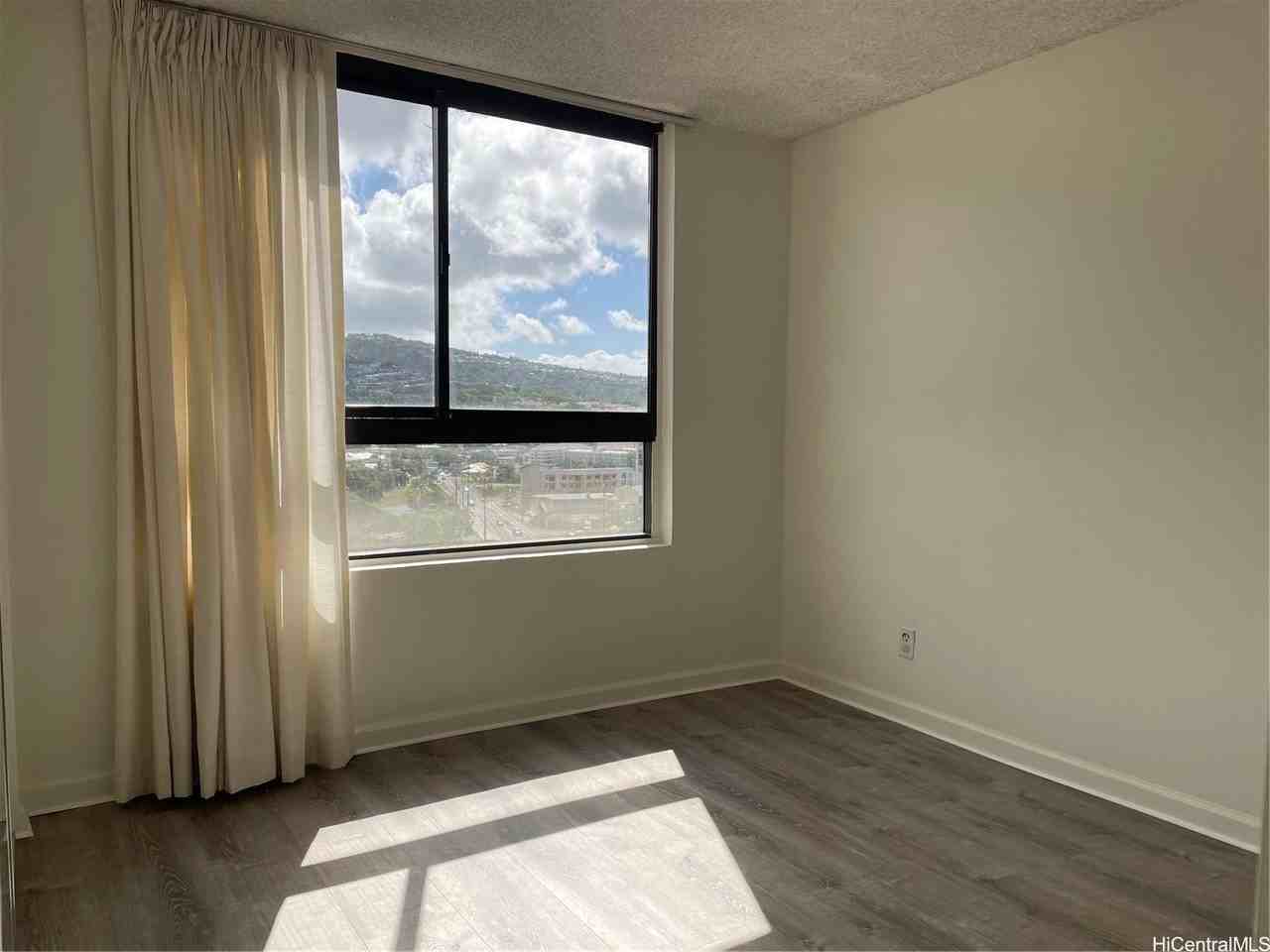 2724 Kahoaloha Ln #1801 - Photo 5 of 14