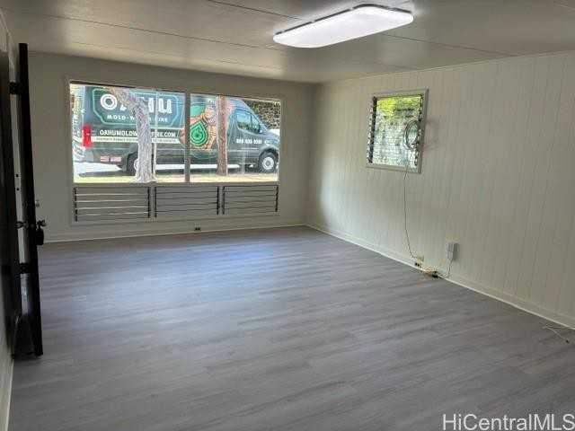 1686 Kamamalu Ave - Photo 4 of 11