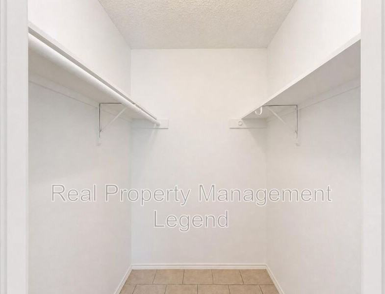 112 Oak Hill Dr - Photo 5 of 15