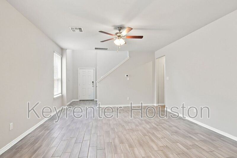 24710 Russet Bluff Trl - Photo 3 of 16