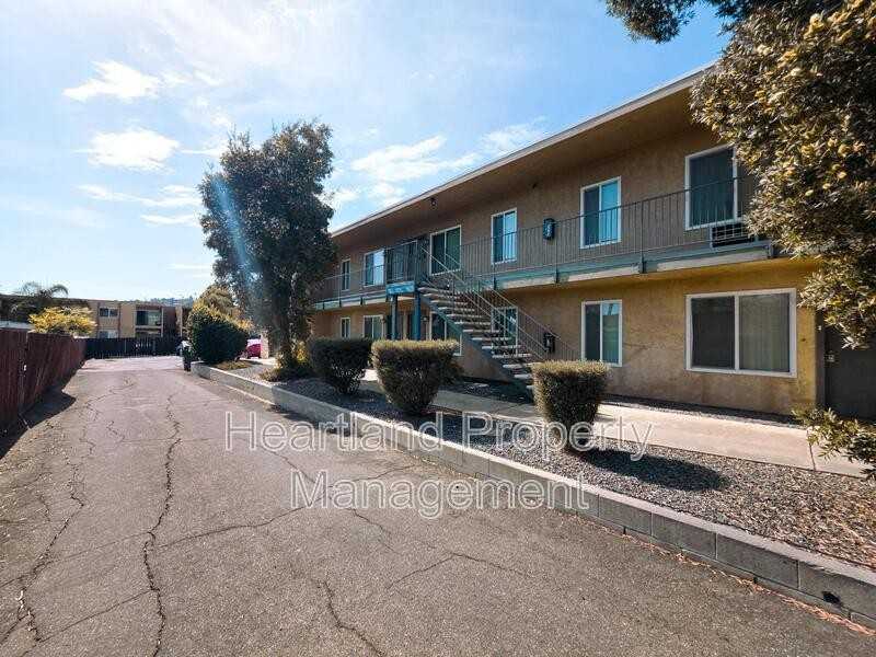 3430 Helix St #4 - Photo 2 of 10