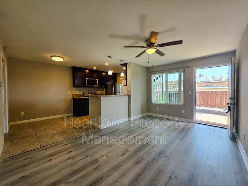 3430 Helix St #4 - Photo 4 of 10