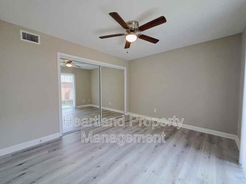 3430 Helix St #4 - Photo 7 of 10