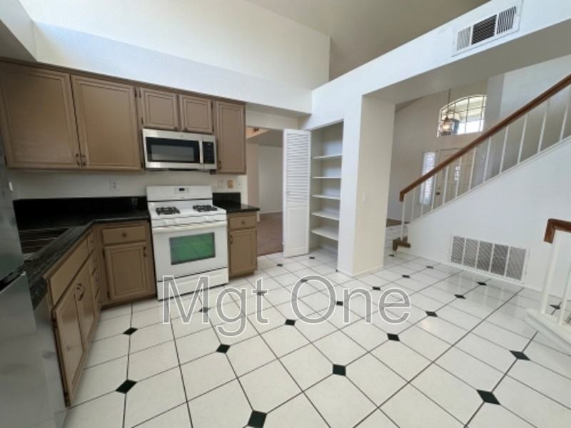 26205 Perrier Dr - Photo 2 of 25