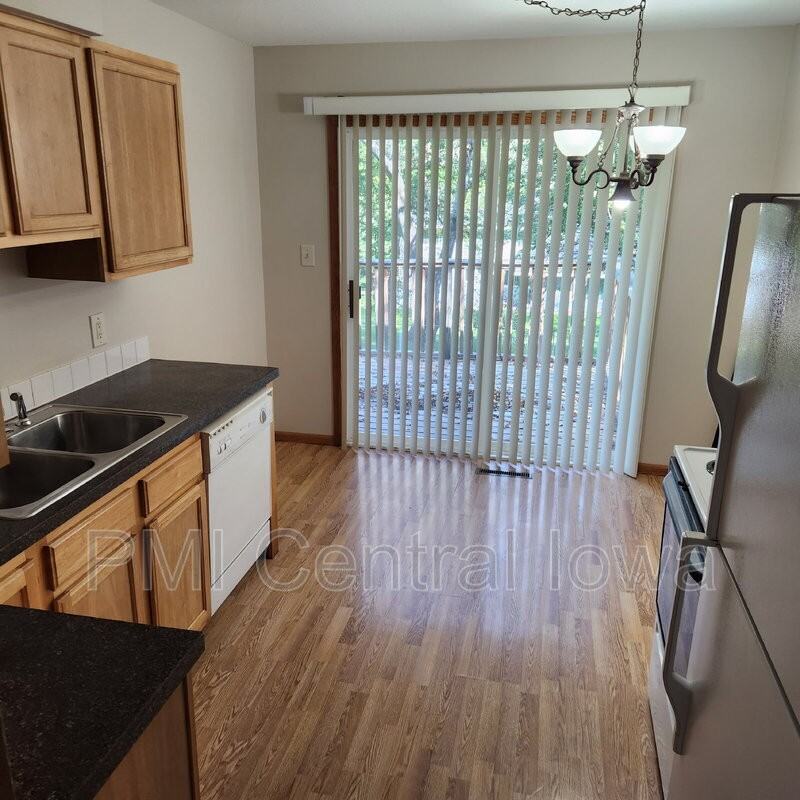 6615 Washington Ave - Photo 5 of 38