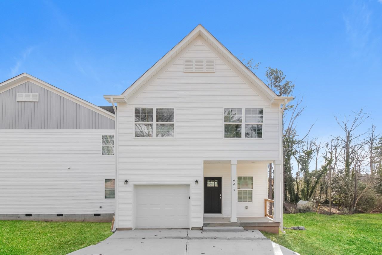 2529 2529 Oakdale Rd - Photo 2 of 16