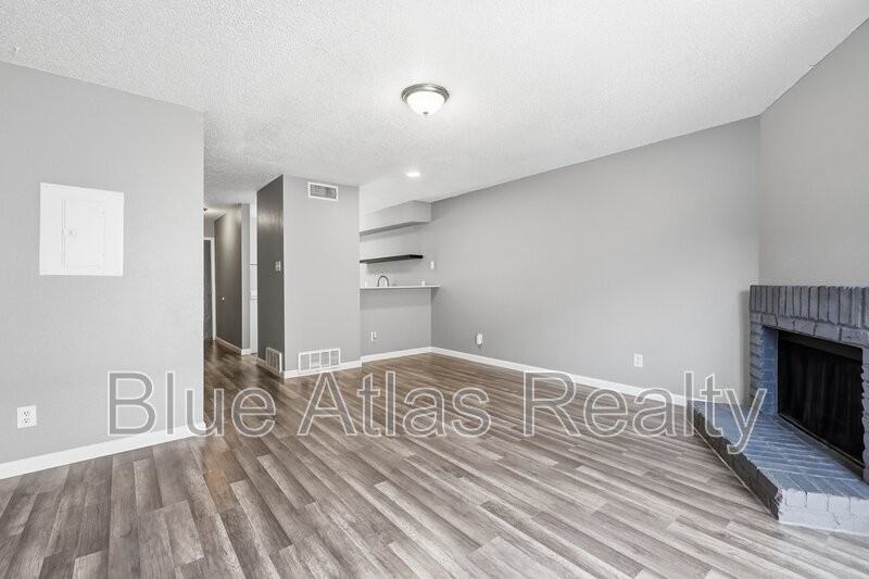 8108 Foxfire Ln #B - Photo 5 of 17