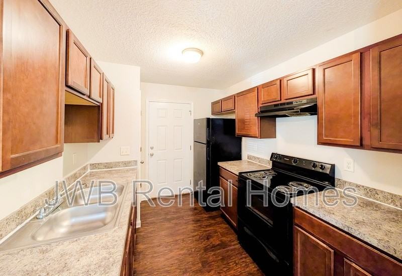 1186 Pangola Dr - Photo 2 of 16